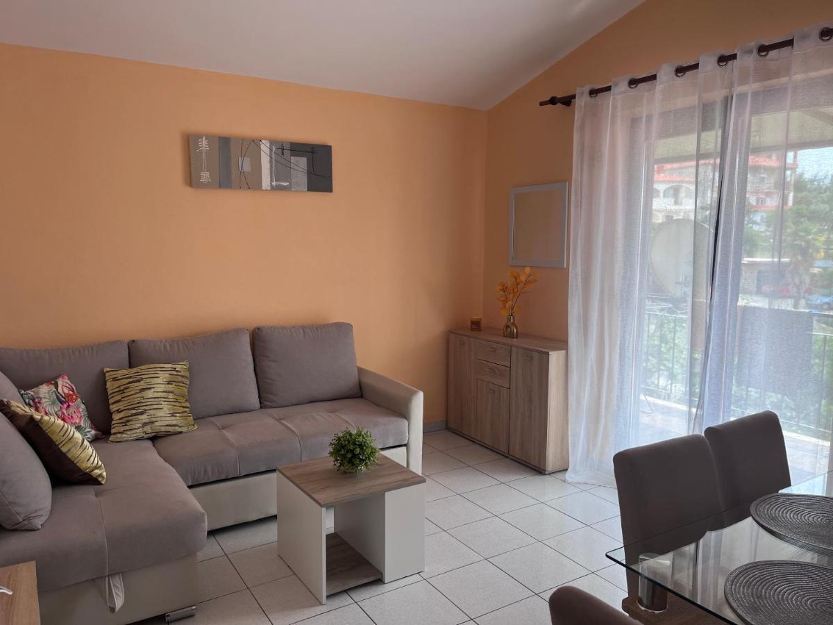 Apartments Villa Mirella 20 M From The Sea - Free Parking Trogir Exterior photo