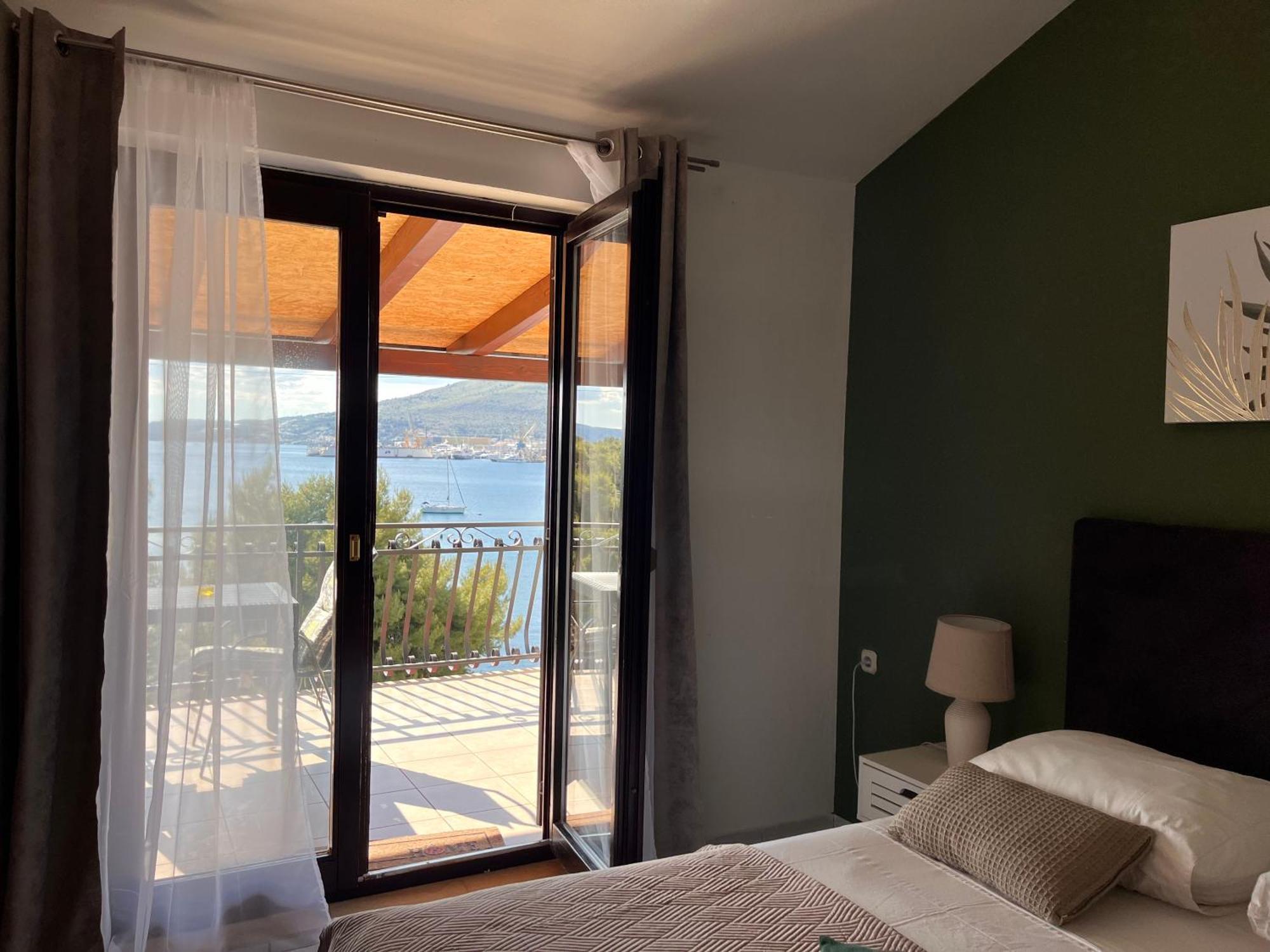 Apartments Villa Mirella 20 M From The Sea - Free Parking Trogir Exterior photo